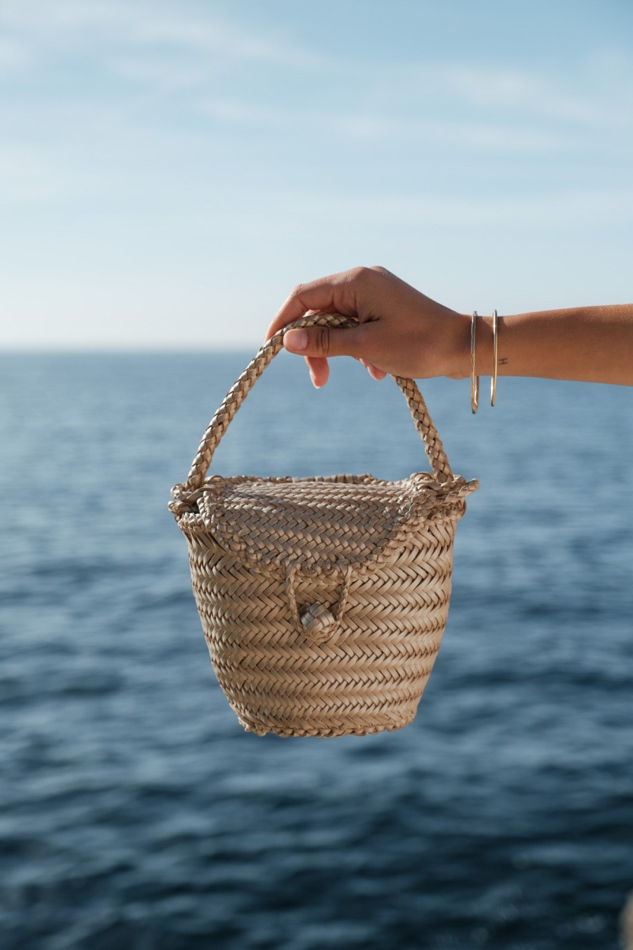 Il Etait un Fil Jane Gold Woven Leather Wicker Basket Bag Wholesale