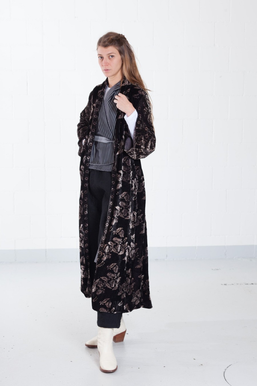 Obidi Bhutan Velvet Kimono Online