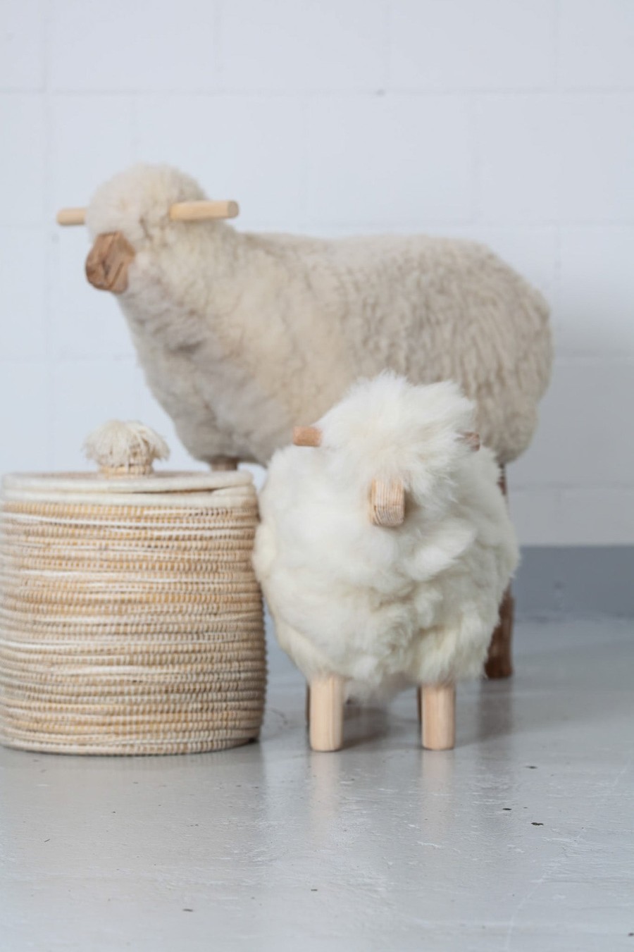 Verre Terre et Fer Handcrafted Sheep Tabouret Wholesale